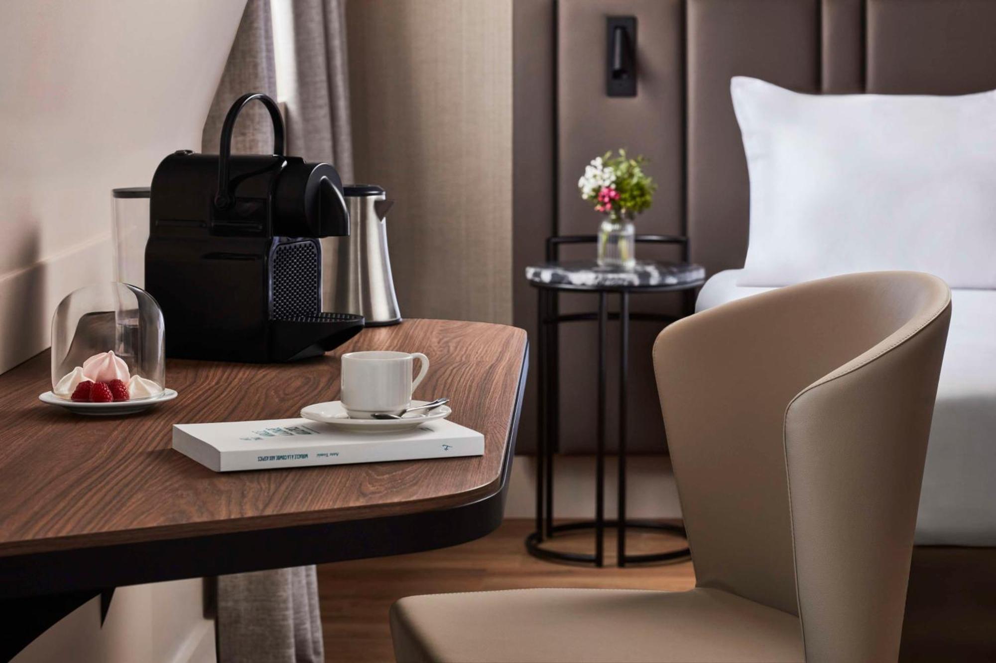 Hotel Gare De L'est, An Ihg 4*